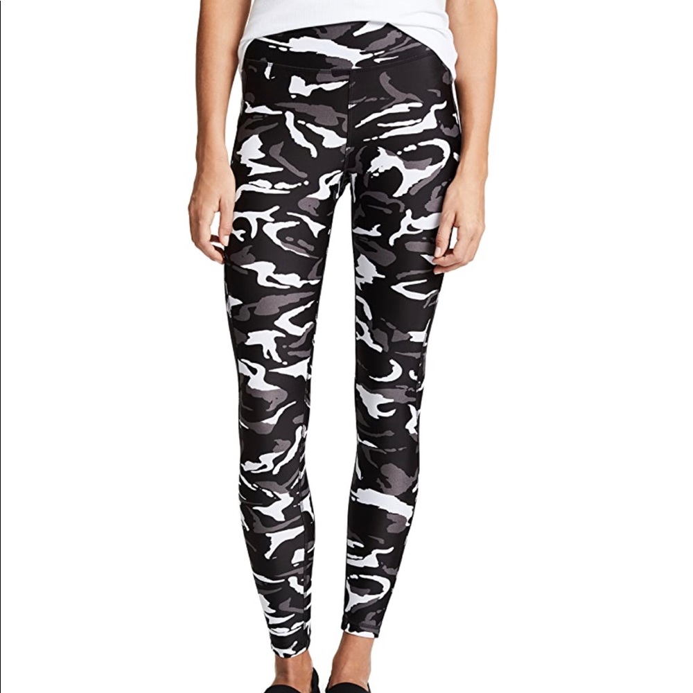 hpe High Waisted Black/White Camo Print Leggings